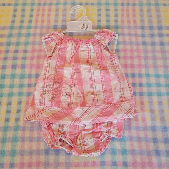 FIRST MOMENTS LAYETTE ♡ Pink|White|Gray 2pc Plaid Embroidered Floral Outfit 0-3M - Picture 3 of 12
